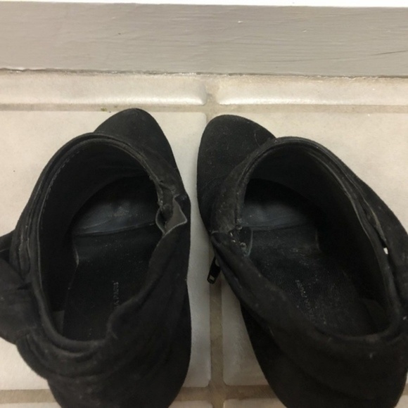 BALENCIAGA sz 37 BOW Black Suede BOOTIES HEELS - Picture 7 of 8